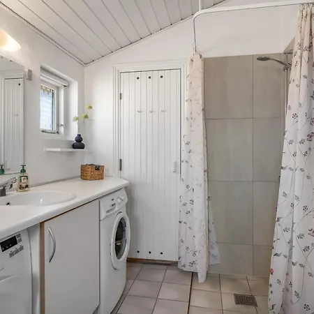 Feriehus With Sauna And Enclosed Terrace In Vorupor *