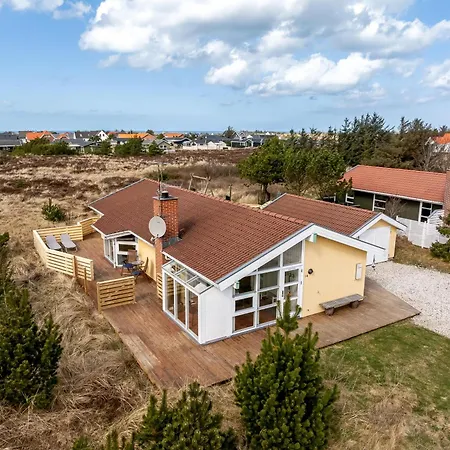 Semesterbostad With Sauna And Enclosed Terrace In Vorupor *
